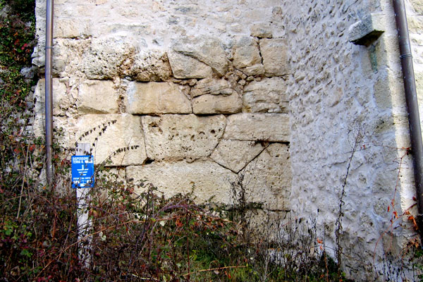polygonal wall