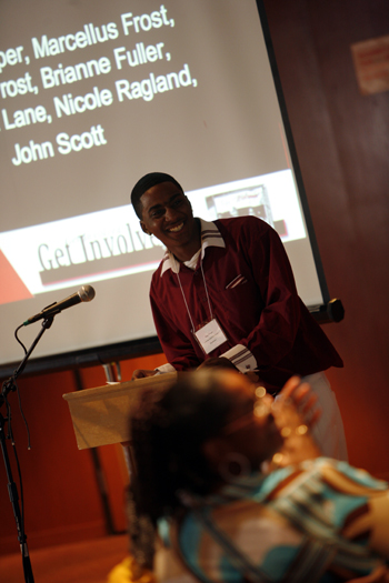 student presents his research