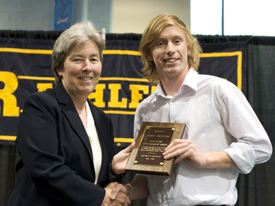 Andrea Golden (l.) and Jim Bristow (r.).