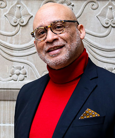 Headshot of Thomas Crews.