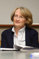 Lynda Powell