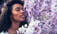 The brain processes smells in two artful ways The brain processes smells in two artful ways