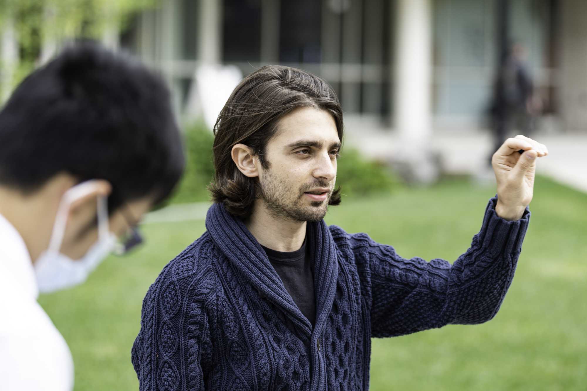 Marc Porosoff teaching Introduction to Sustainable Energy on the Hajim Engineering Quad. 