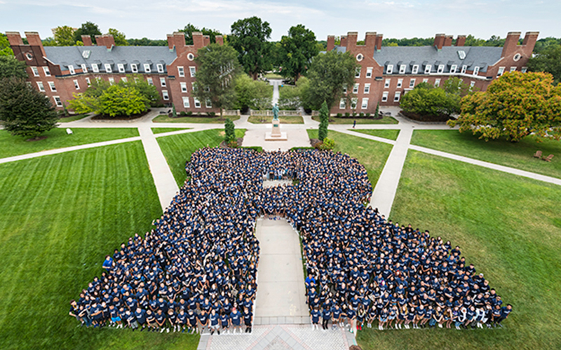 Photo of new students in the shape of an R during Fall 2022 Welcome Week
