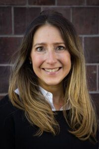 Headshot of Louise Litt.