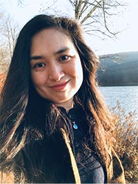 host_0006_Tingting profile picture Tingting Xu photo in front of a lake