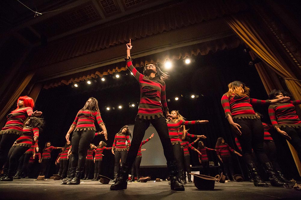 teens dance on stage