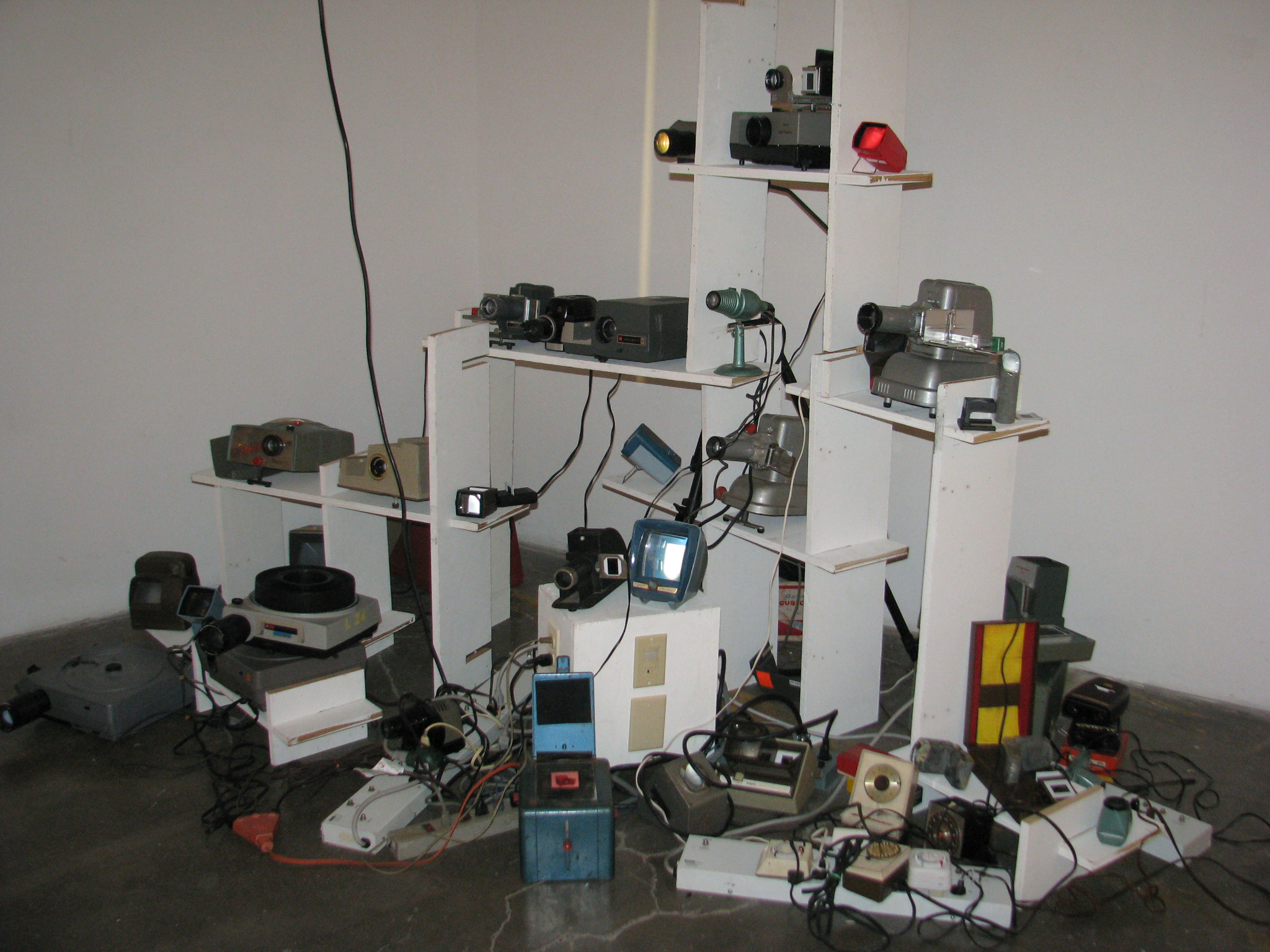 Site-Specific Installations/(re)collecting/(re)constructing (2) (with other details and the primary view]