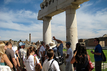 Students learning about Roman antiquities