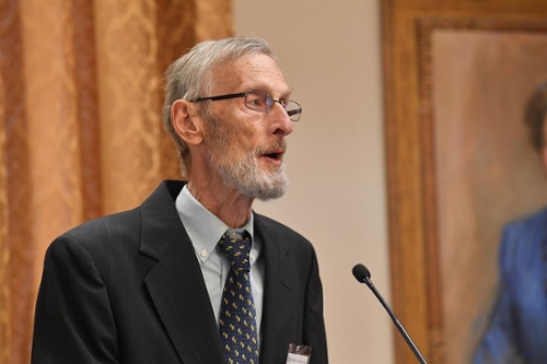 Dr. Mark Frohman delivering his acceptance speech at the awards ceremony.