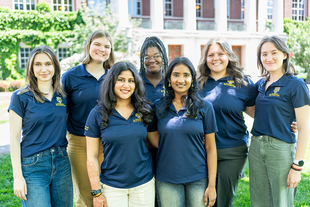 group photo of 2025-25 Orientation Leaders