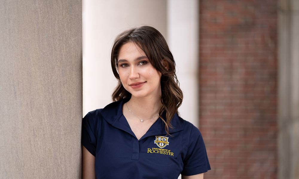 Headshot of Alexia Dobjanshi