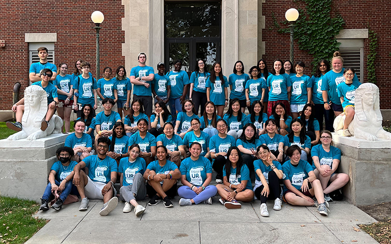 Group photo of 2022 Welcome Week Volunteers 