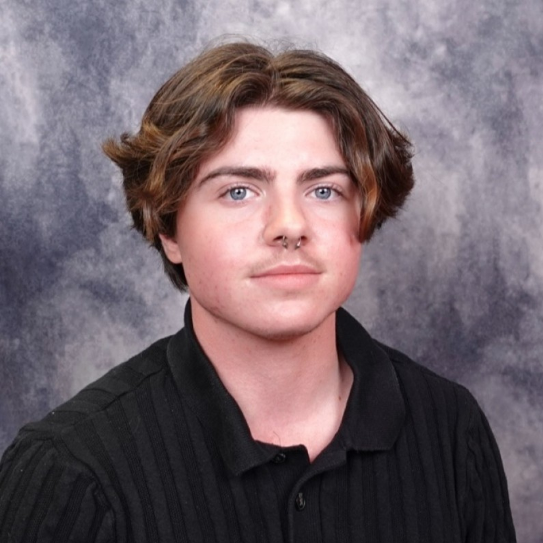 Headshot of Alex Eggers