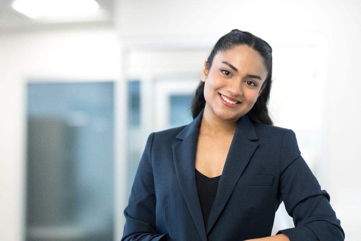 Portrait of Parnika Kulkarni.