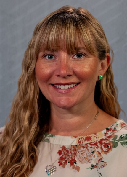 Stephanie Snook headshot. 