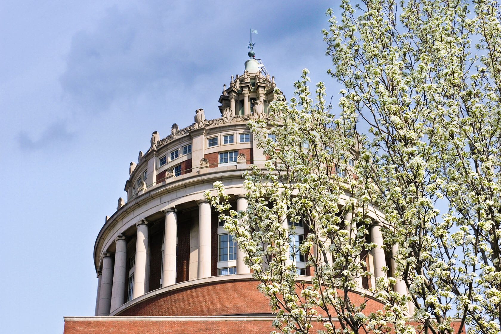 Close up of the University of Rochester Rush Rhees Library Bell Tower