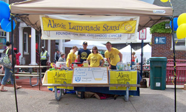 Feature image people selling lemonade