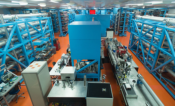 Feature image Laser laboratory