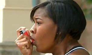 Feature image teenage girl using nebulizer