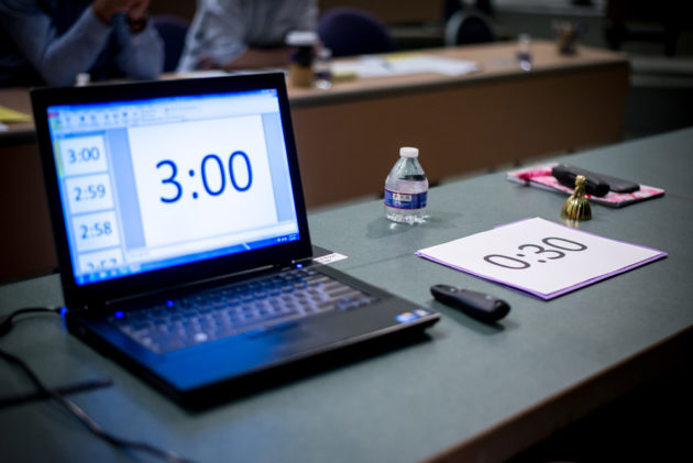 Laptop with three minutes displayed