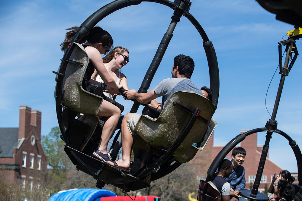 Feature image people on a spin ride