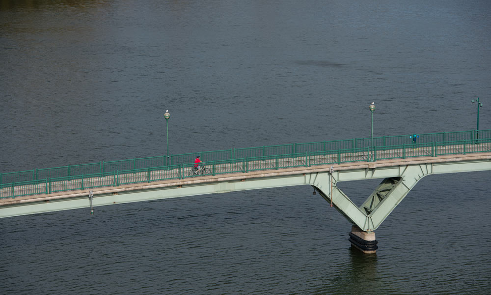 Feature image pedestrian bridge over the Genesee River