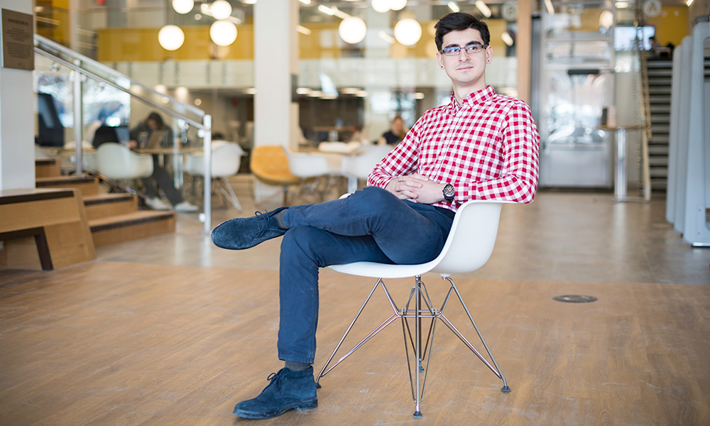 Feature image portrait of Vlad Cazacu.