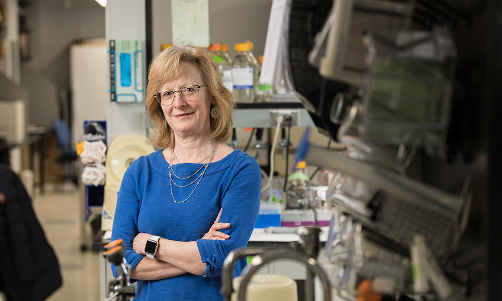Feature image Lisa Beck in her lab.