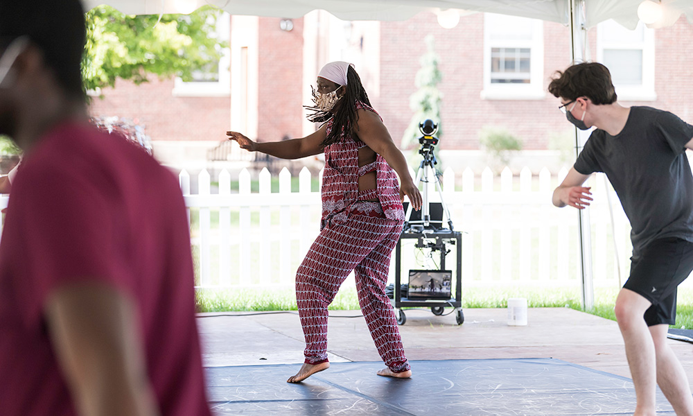 photo of dance class taking place outside