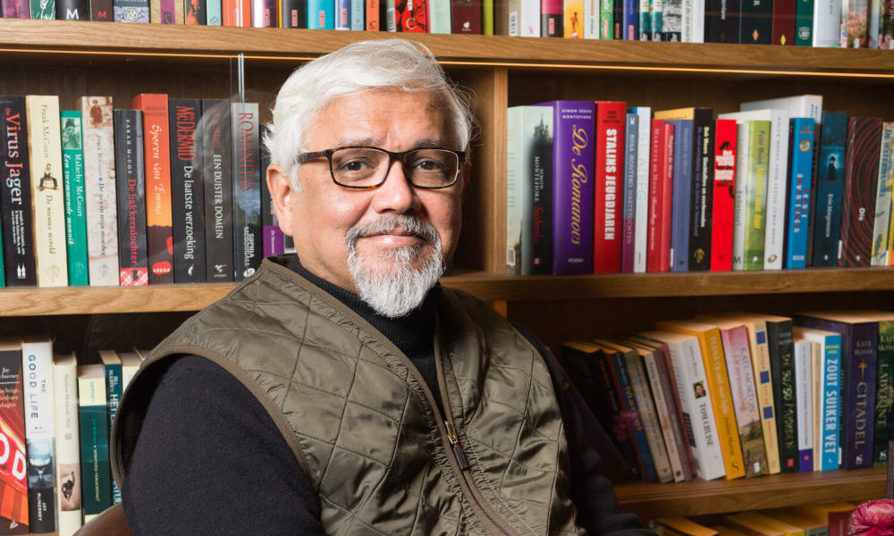 portrait of Amitav Ghosh.