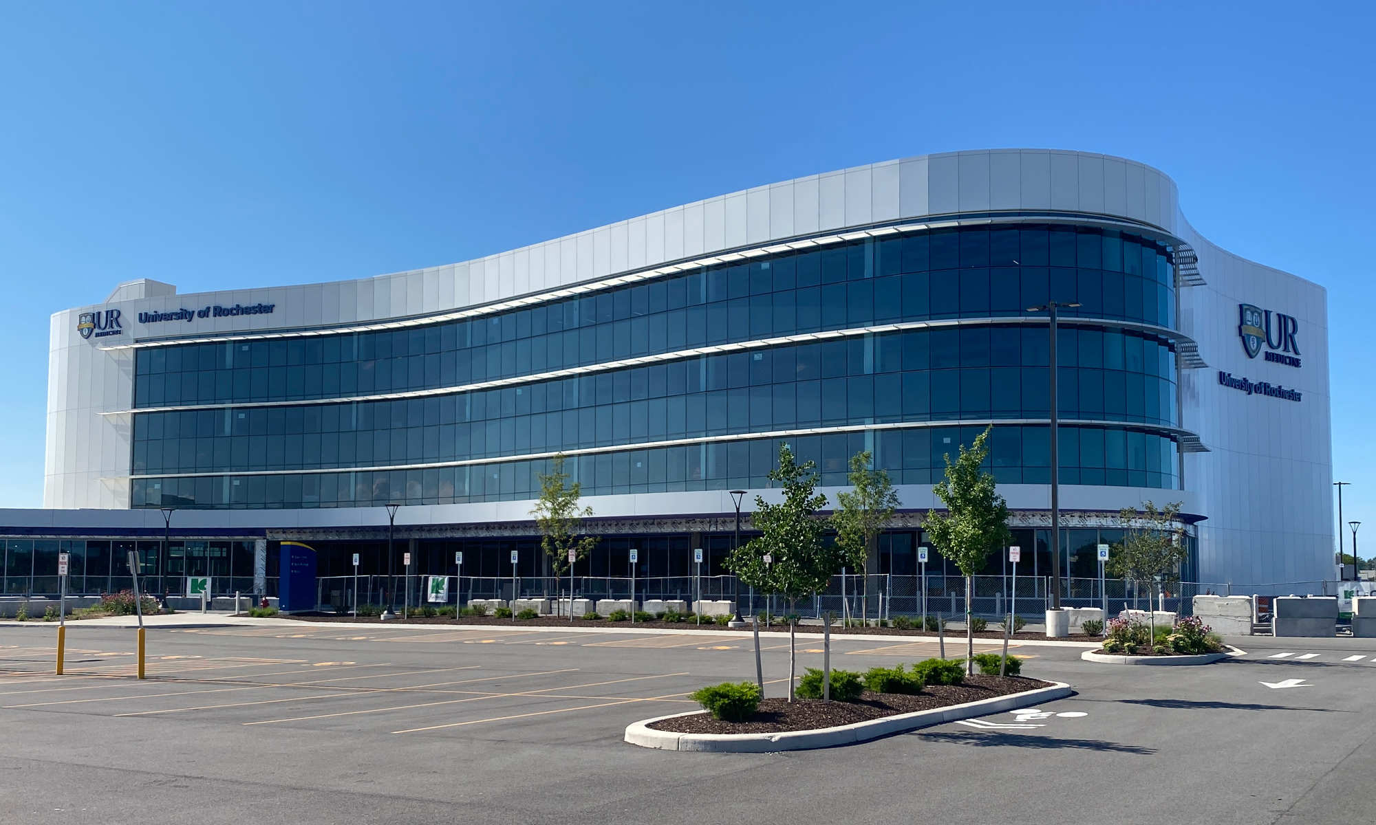 Exterior view of UR Medicine's new Orthopaedic Center at Marketplace Mall.