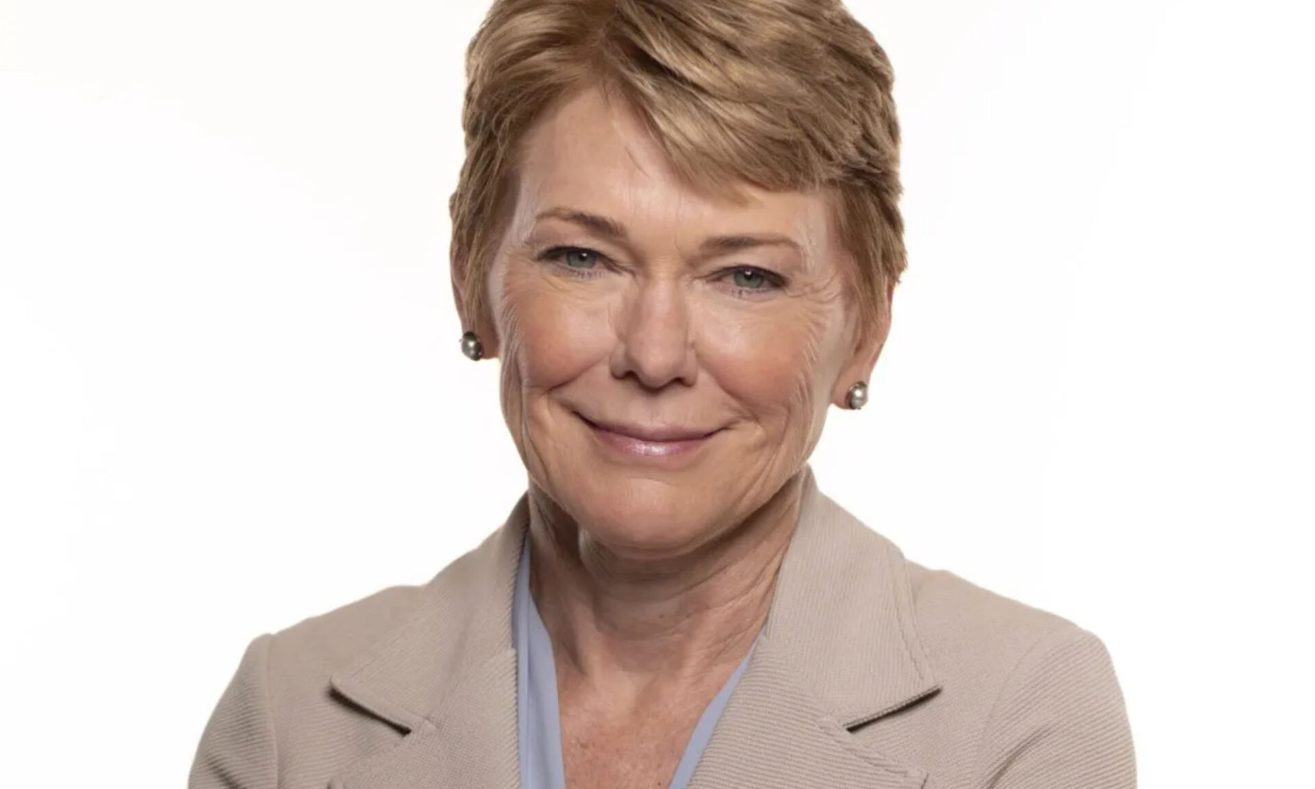 Crop of portrait of University of Rochester President Sarah Mangelsdorf.