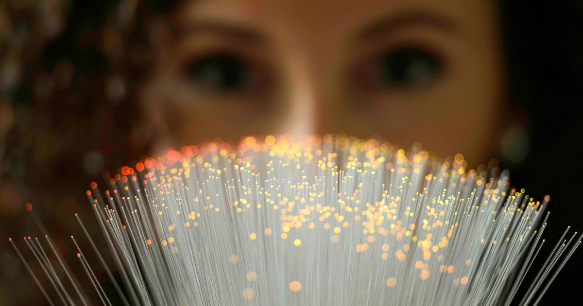Ilustrasi Cara Kerja Fiber Optic