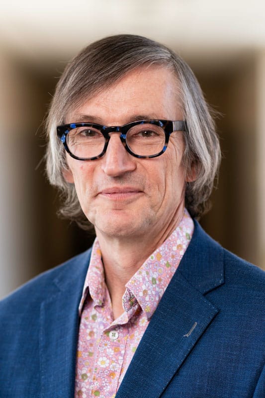 Portrait of Steve Dewhurst, Vice president for research and chief research officer