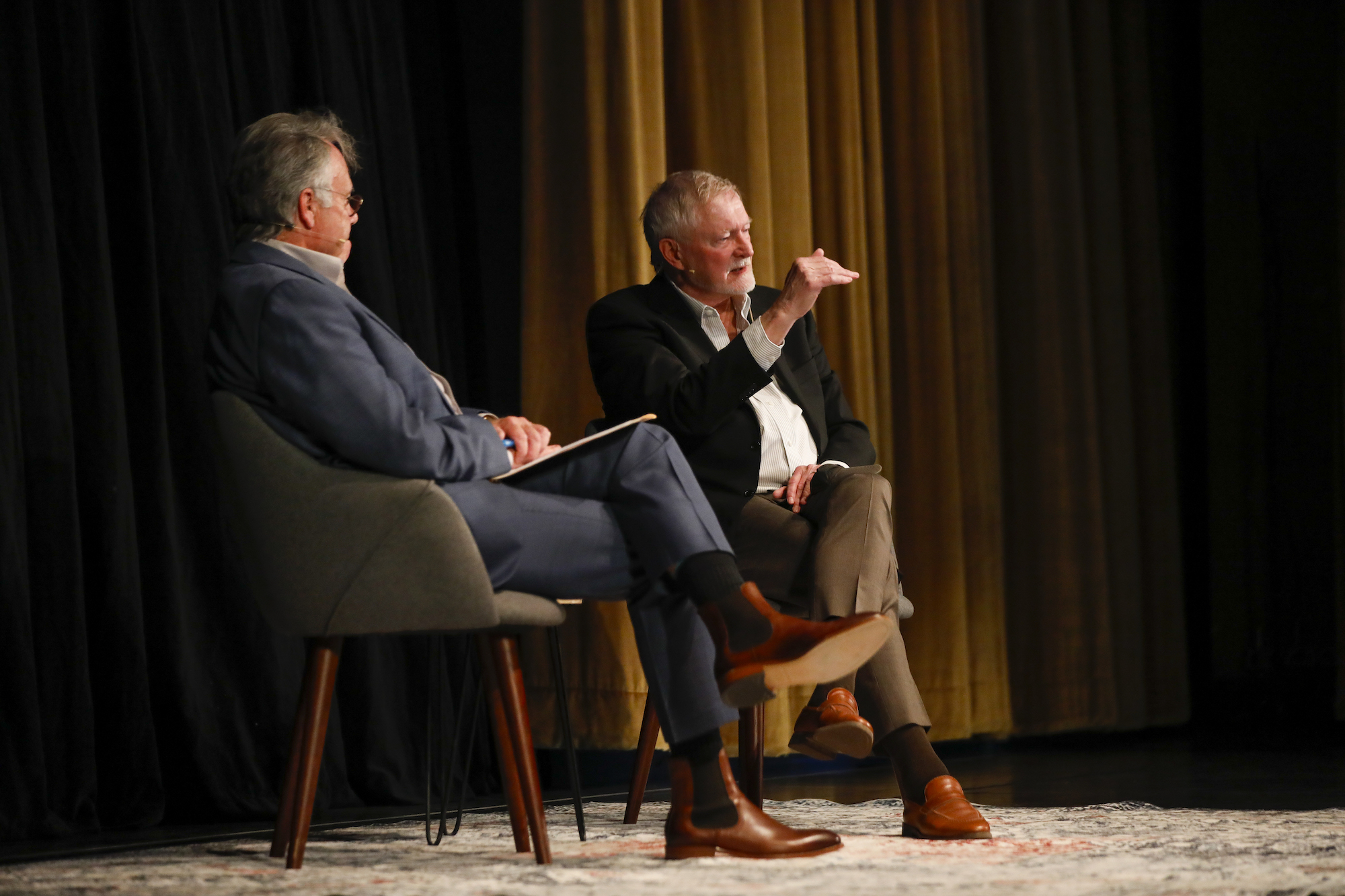 Historian Steven Hahn and author Erik Larson in discussion onstage. 