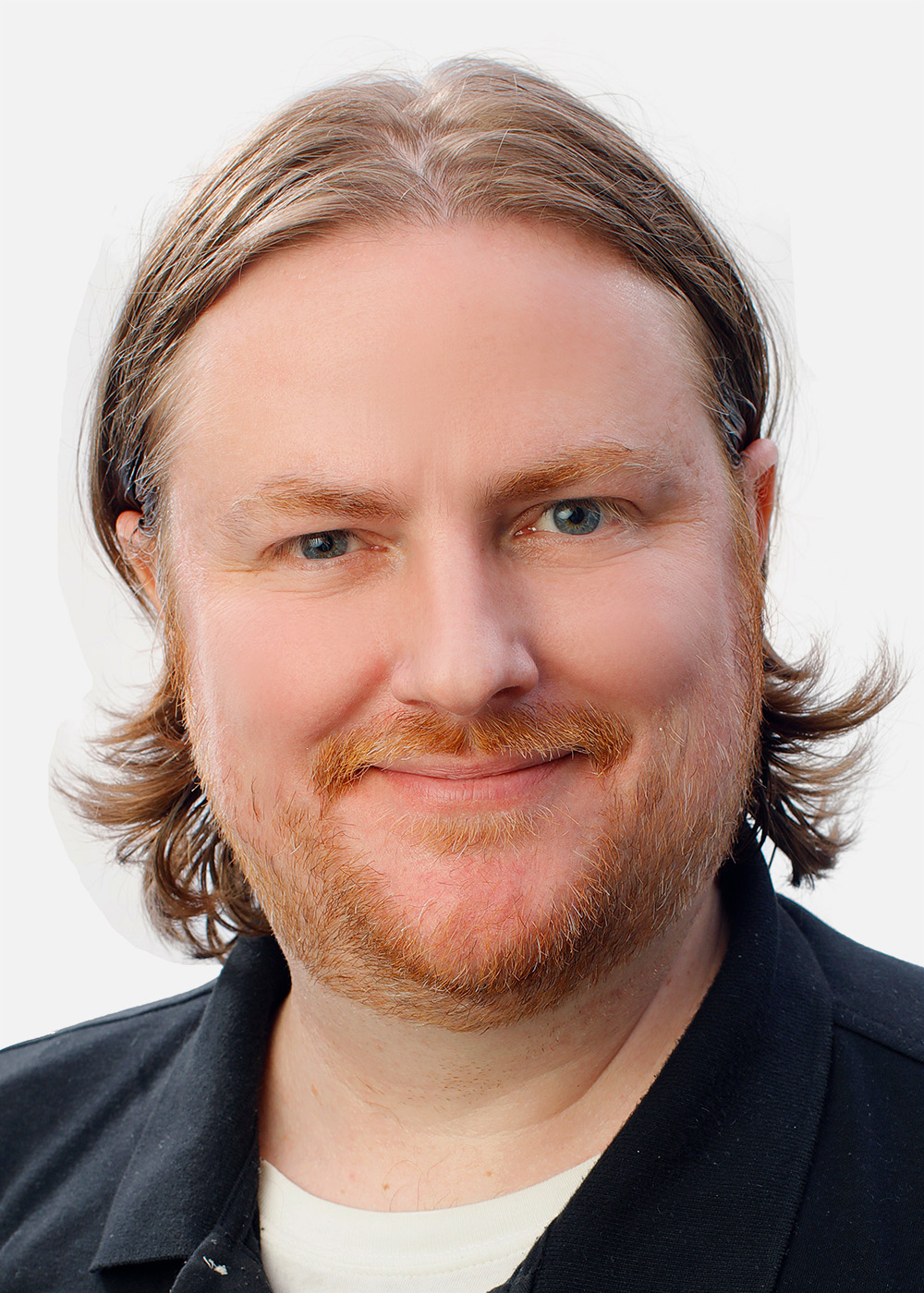 Lee Murray smiles in a dark polo shirt against a light background.