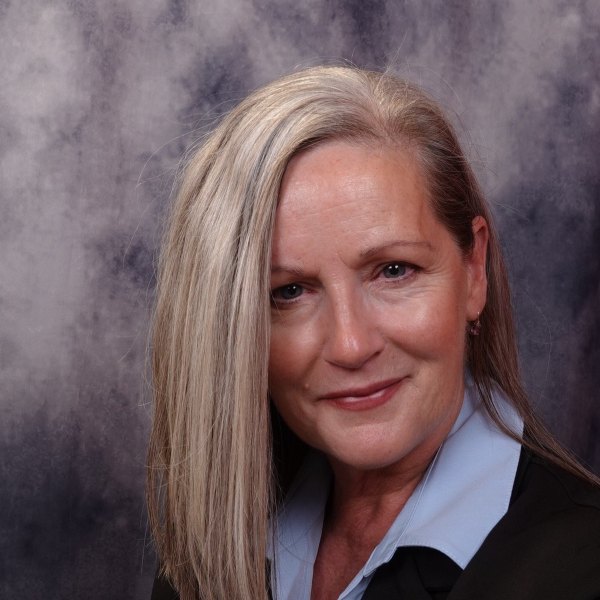 Suzanne Headshot