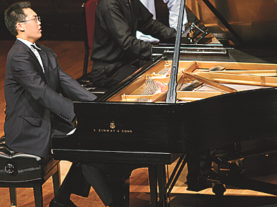 photo of piano competition winner