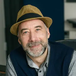 Portrait of Adam Frank.