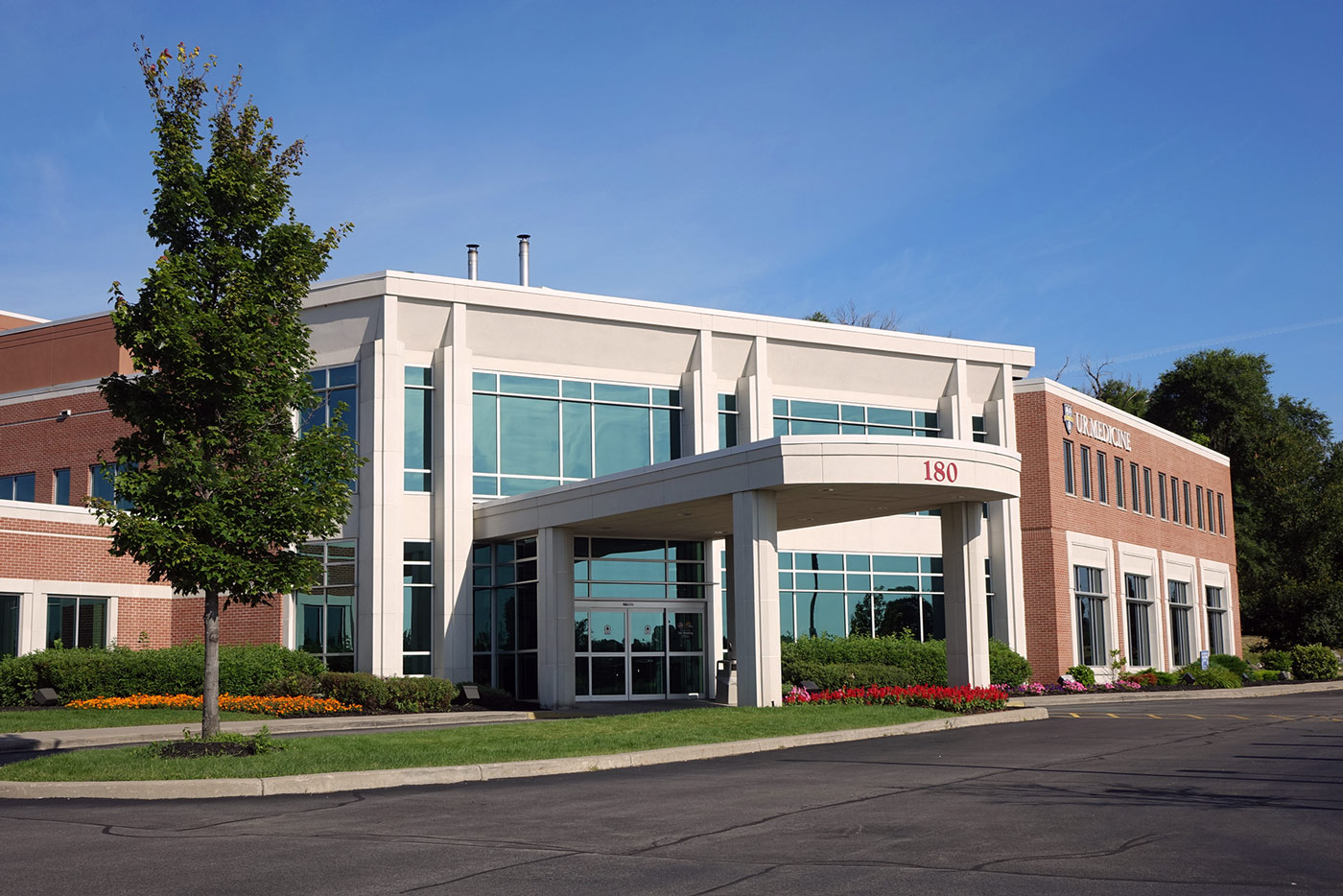 Exterior of Sawgrass Surgical Center building.
