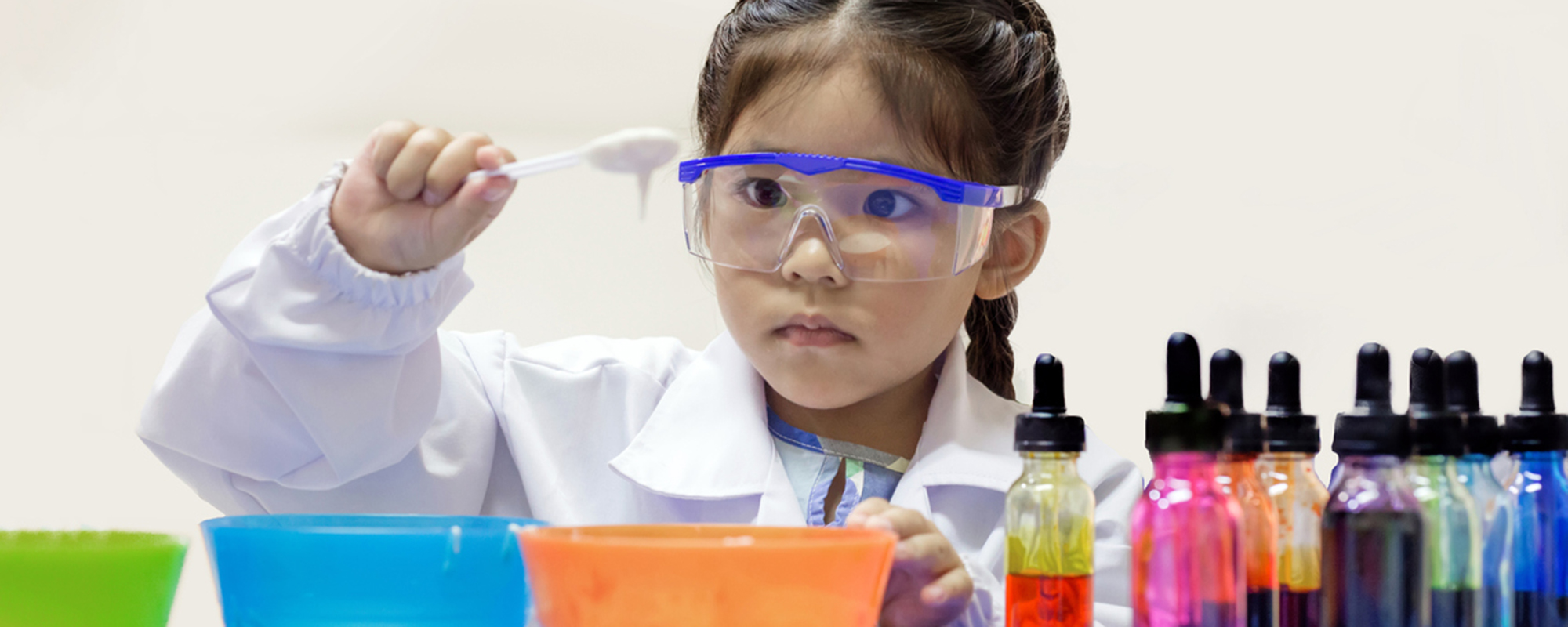 asian girl science chemical play and learn